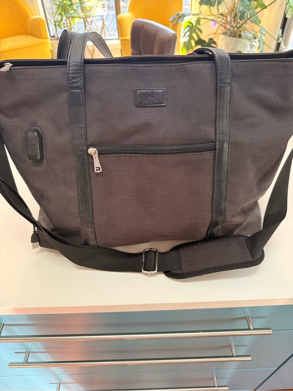Black Canvas Travel laptop Tote Bag with Shoulder Strap w charging cord